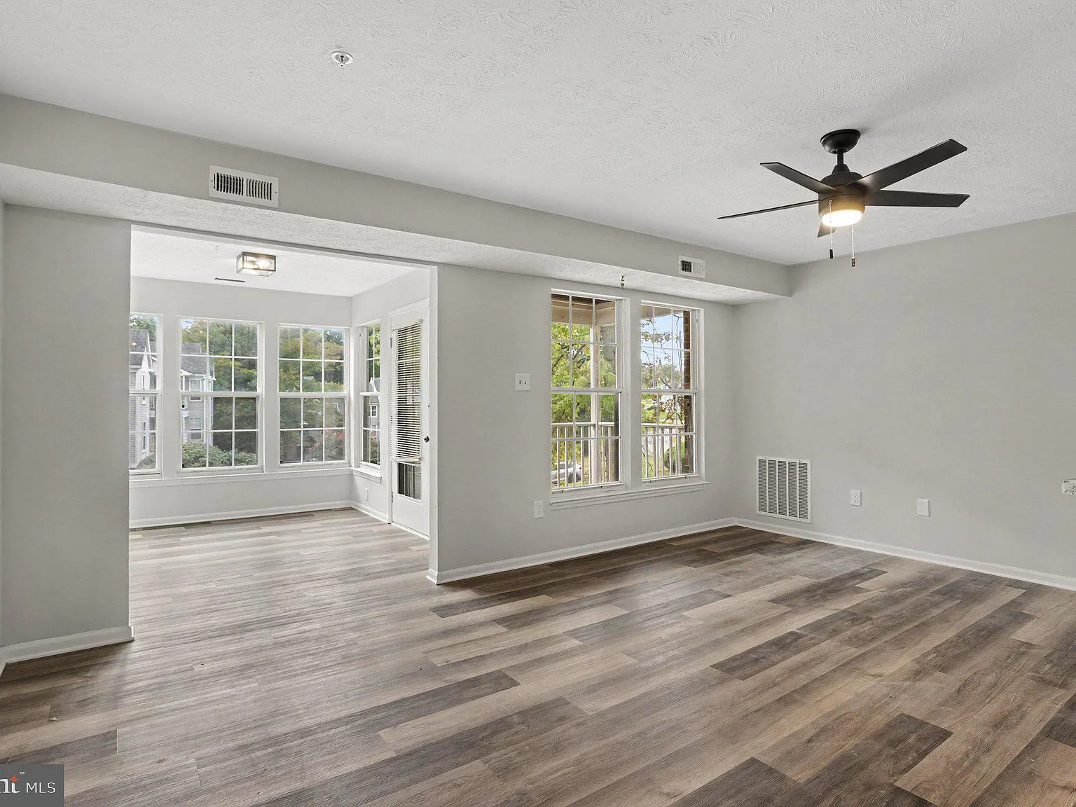 Brentwood Condo — Photo 4