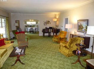 1196 SE Hawthorne Dr, Roseburg, OR