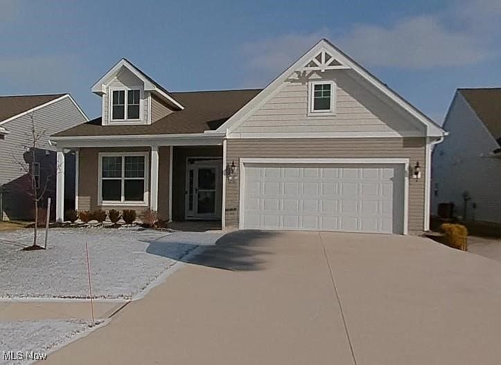 1st image of 907 Single Oak Ln