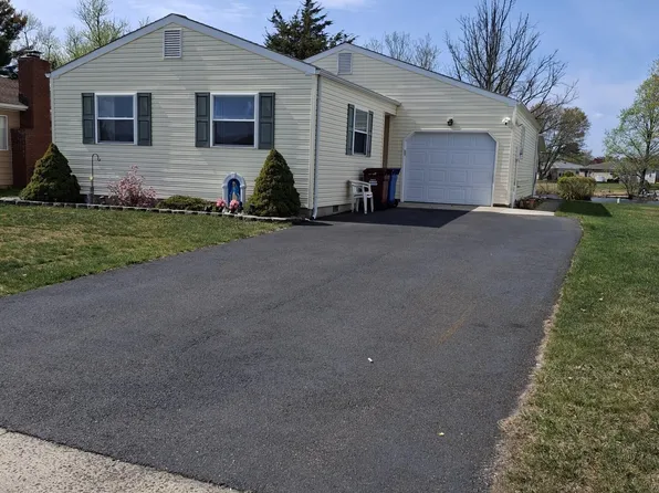 300 Harrington Drive N, Toms River, NJ 08757