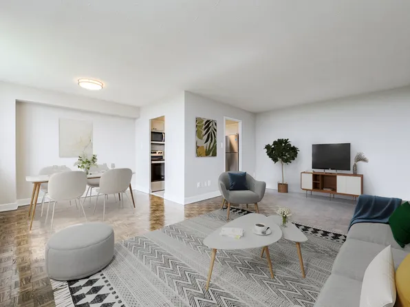 1257 Lakeshore Rd E, Mississauga, ON L5E 1G3