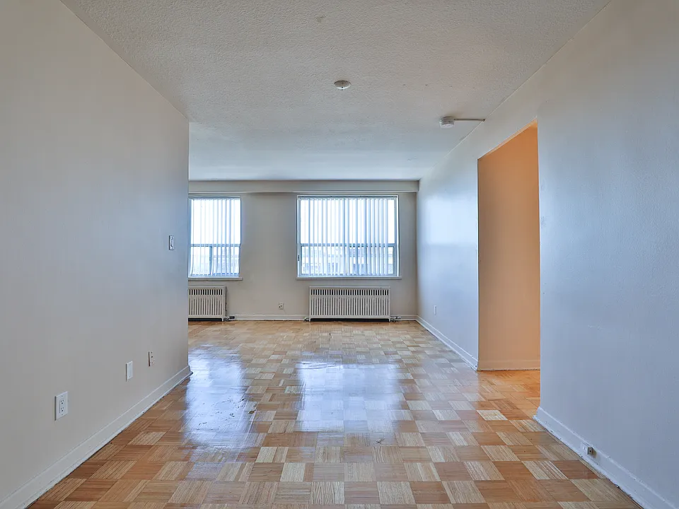 2223 Eglinton Ave E