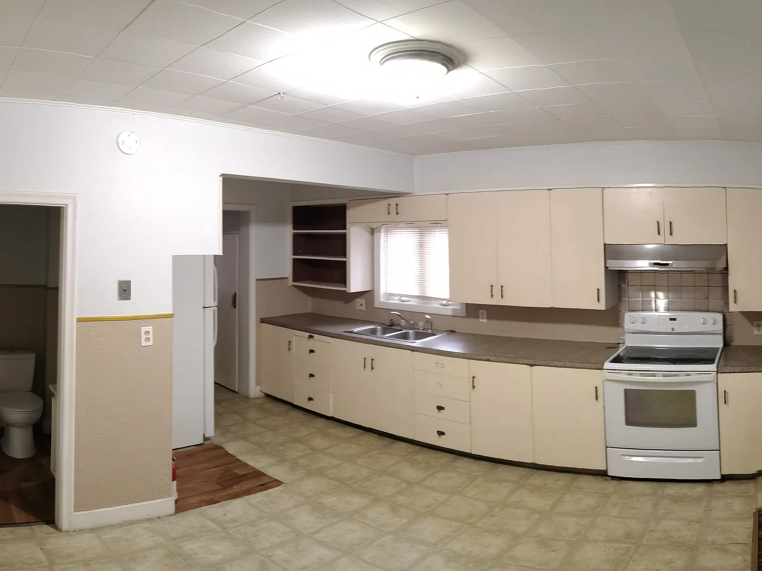 2 bed, 750 sqft, $1,224 — Photo 2