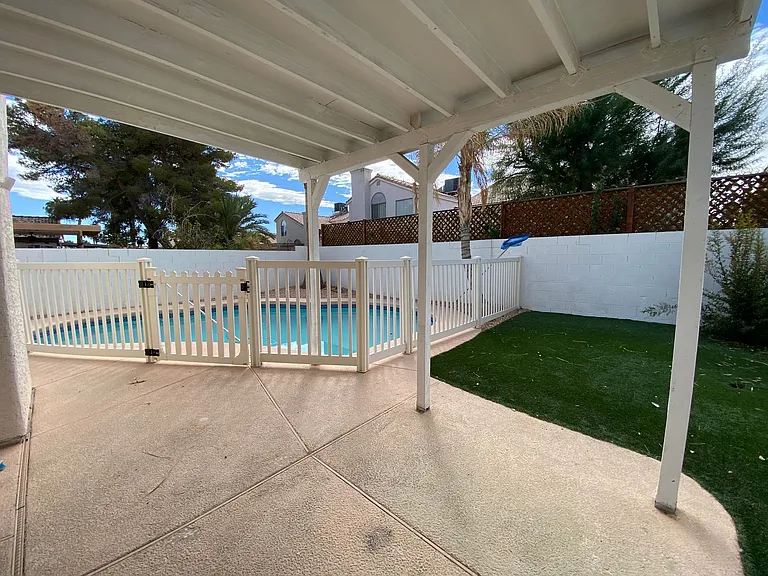 1685 Autumn Rust Dr — Photo 17