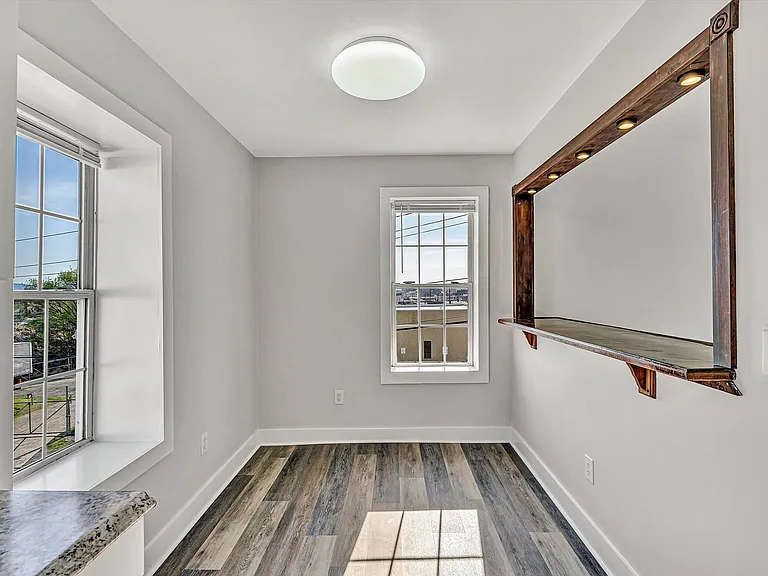 701 Salem Ave SW — Photo 4