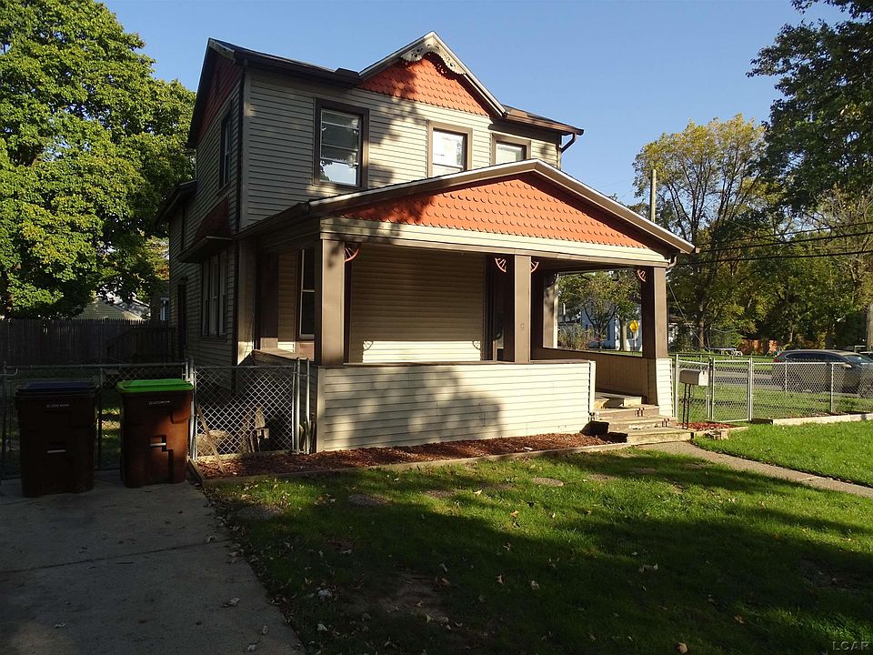 4th image of 665 Dennis St