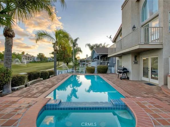 23285 Continental Dr, Canyon Lake, CA 92587