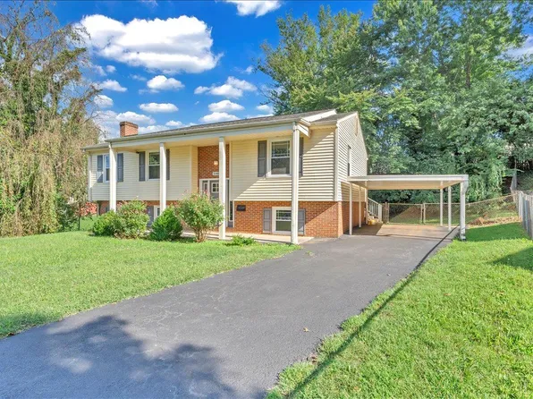 1048 Grove Ln, Roanoke, VA 24012