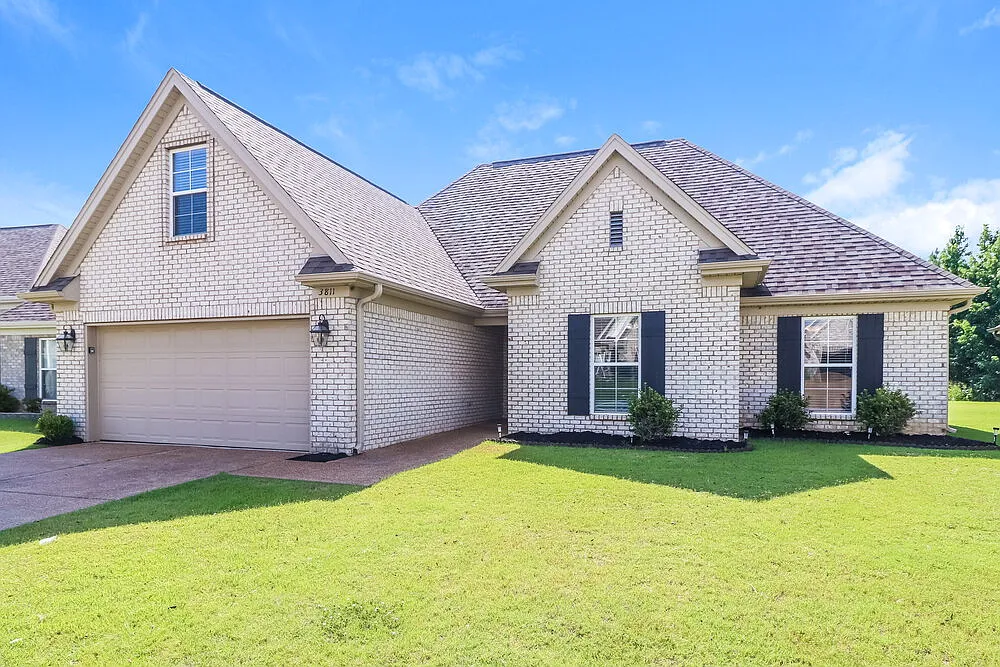 3 bed, 2.0 bath, 1918 sqft, $2,190 — Photo 4
