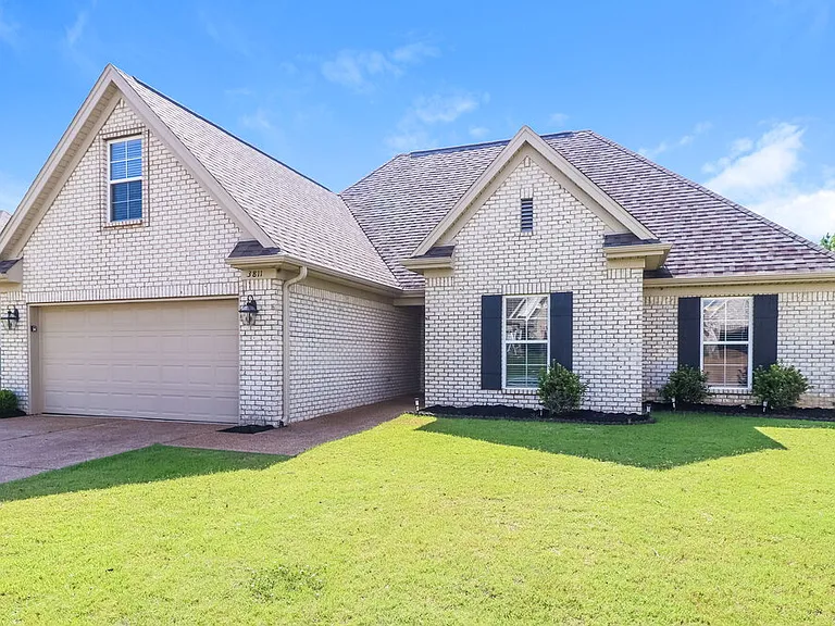 3811 Dawnwood Cir W — Photo 4