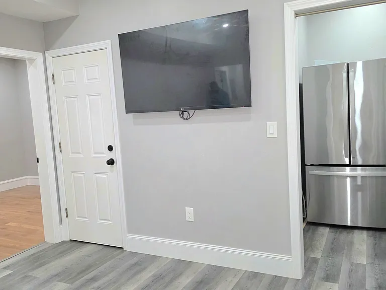 37 Norton St #1 — Photo 4