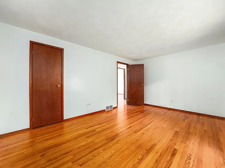 466 Mohican Ave — Photo 21
