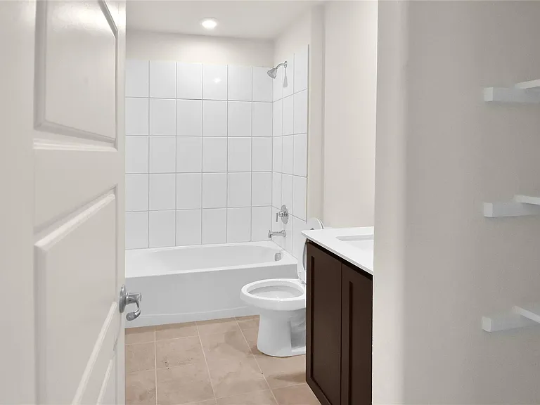 7221 Mayplace Dr — Photo 6