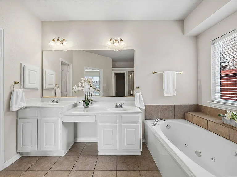 6642 Redberry Glen Ln — Photo 16