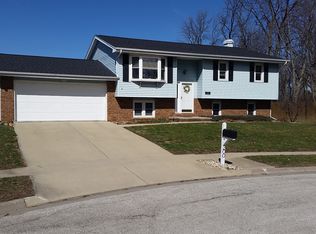 200 Saratoga Rd, Normal, IL 61761