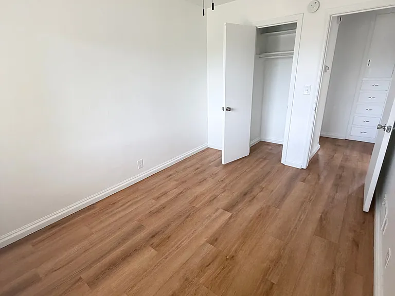 297 E Welby Ave — Photo 4