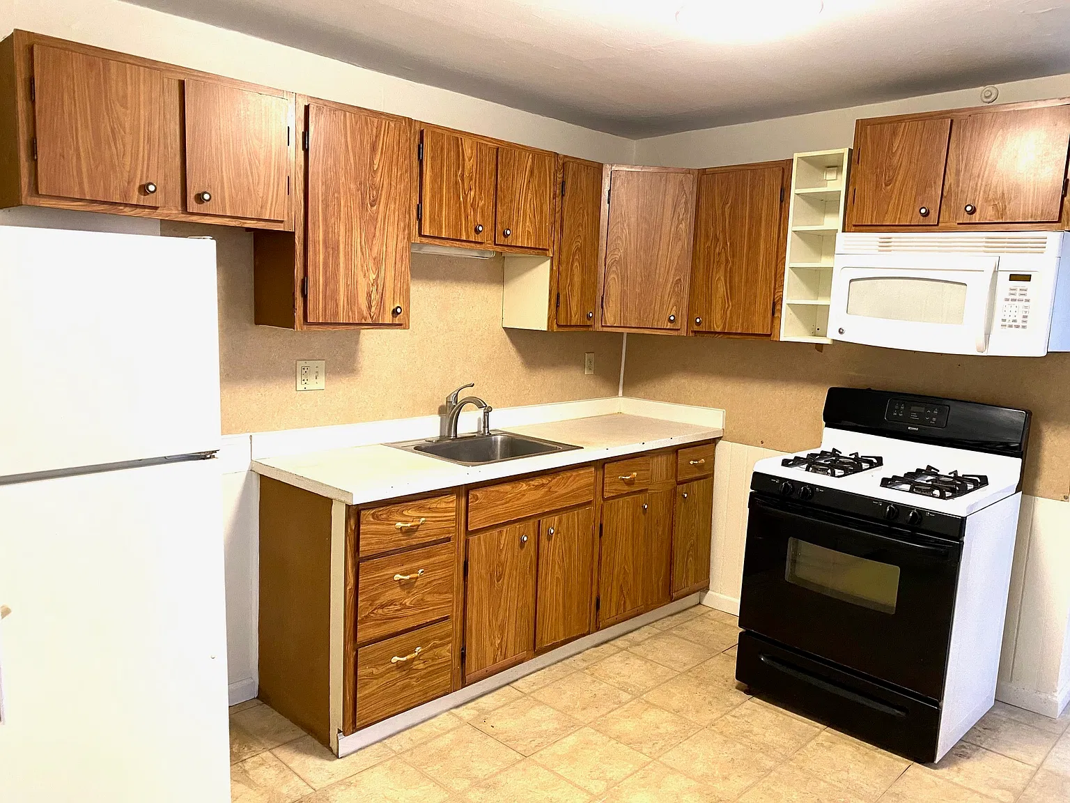 420 Main St — Photo 2