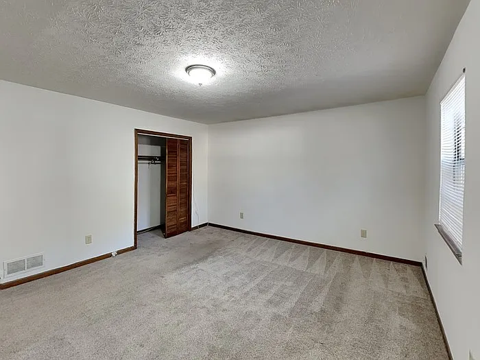 7319 Exeter Ct — Photo 9