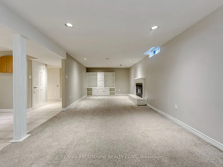 1124 Notley Cres — Photo 37