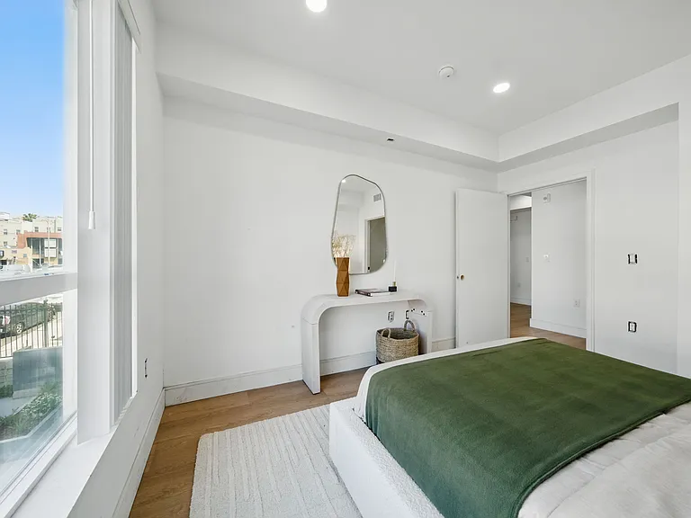 212 N Mariposa Ave #5 — Photo 11