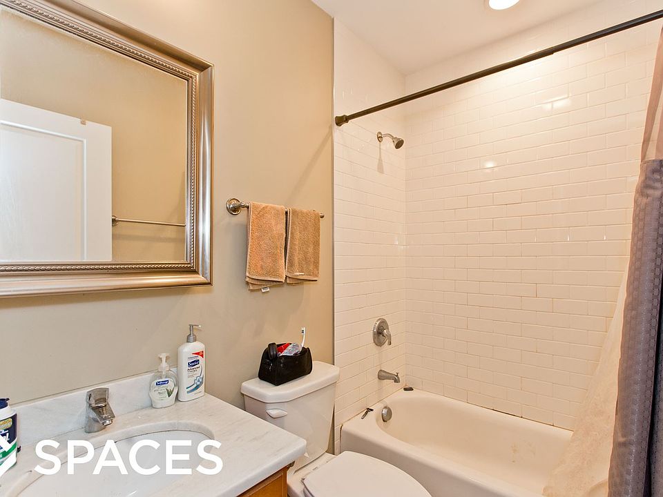 1st image of 3223 N Sheffield Ave #Unt8re