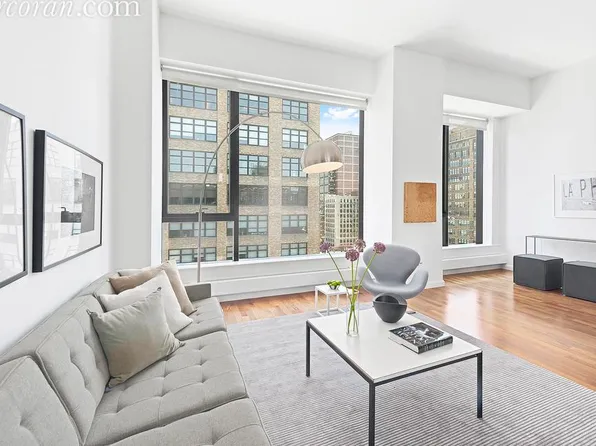 255 Hudson Street image 1 of 11