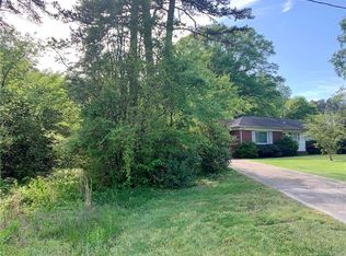 4633 Oakdale Rd, Charlotte, NC 28216