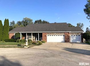 14 Abbey Ct, Chatham, IL 62629