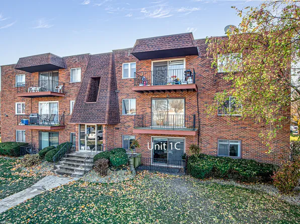 5704 128th St #1C, Crestwood, IL 60418
