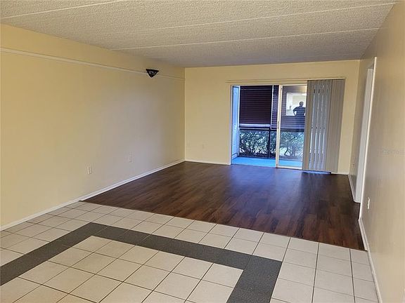 4th image of 203 Cypress Ln #203