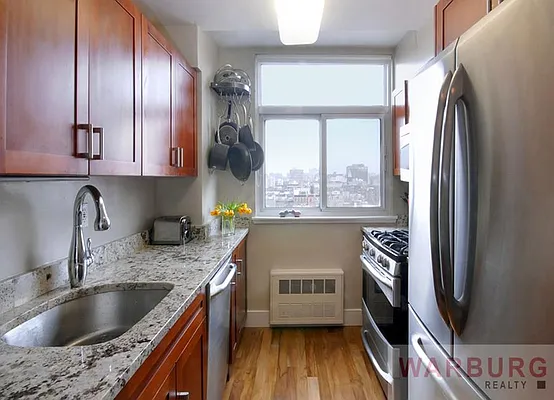 Sold by Warburg | media 2