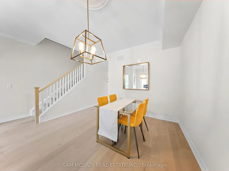 95 Kerr St W #2 — Photo 16