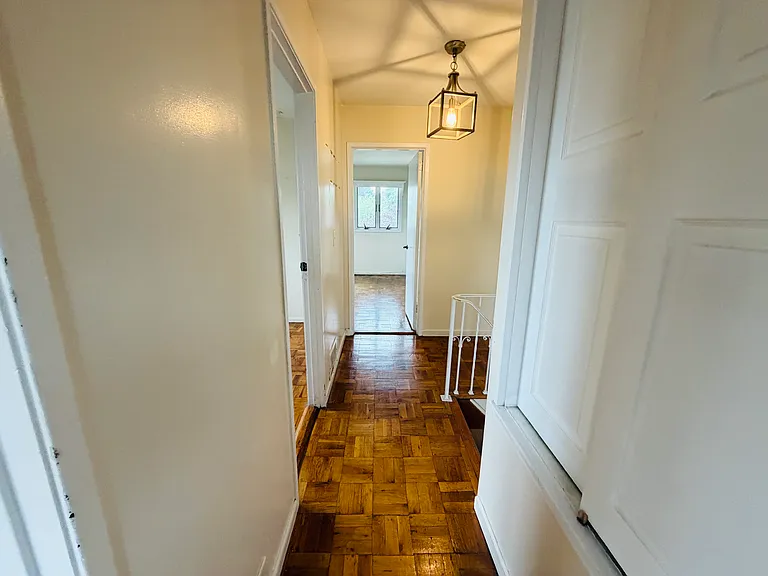 4 Willow Pl — Photo 16