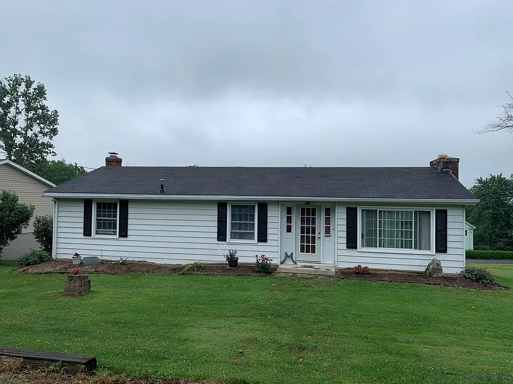 237 Holly Ln photo 1