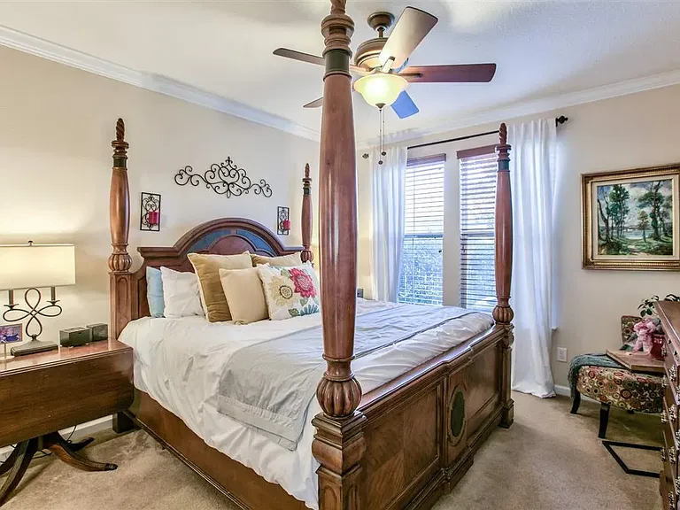 3950 Shumard Oak Blvd — Photo 5