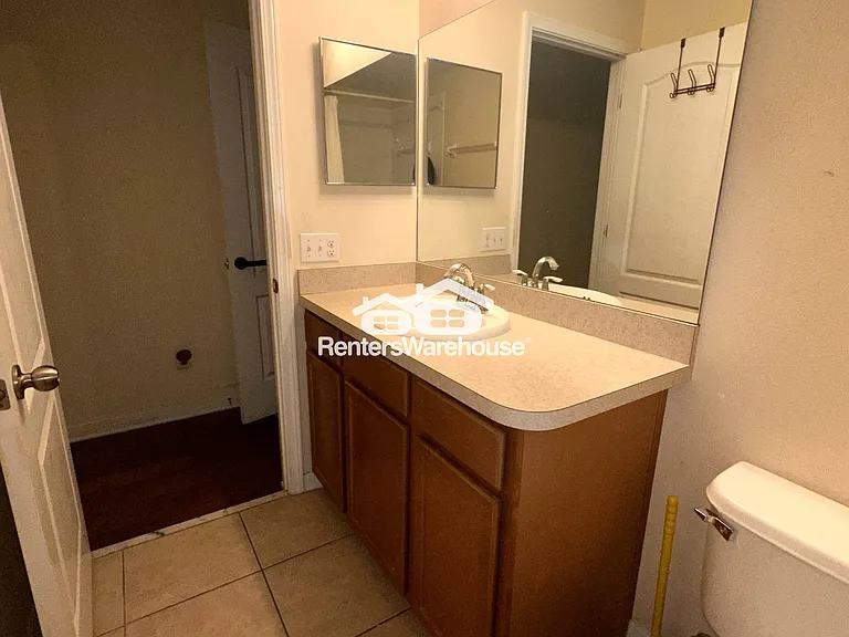 10943 Keys Gate Dr — Photo 17