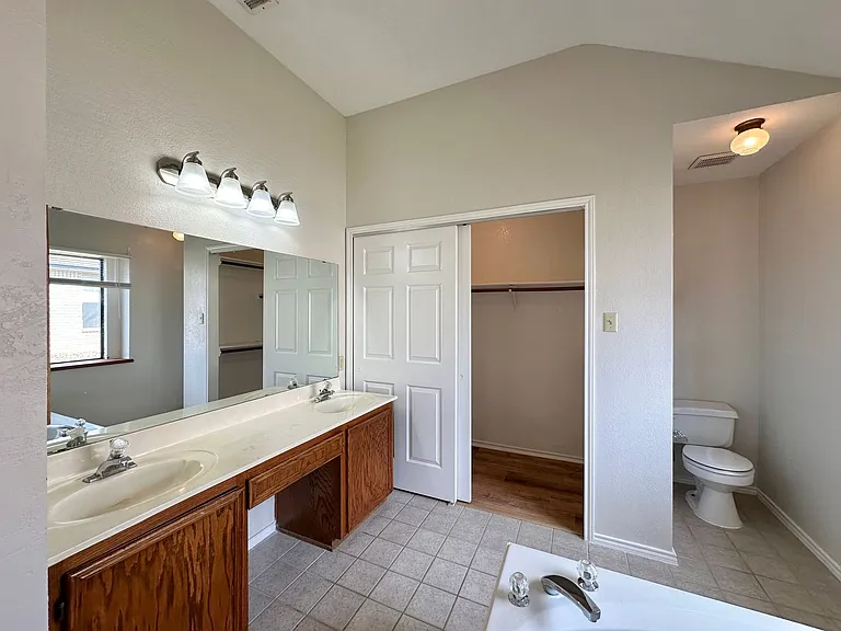 607 Hogan Dr — Photo 32