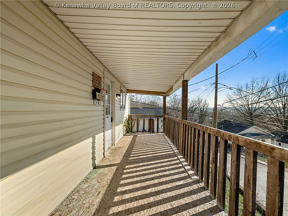 5th image of 1302 Adele St