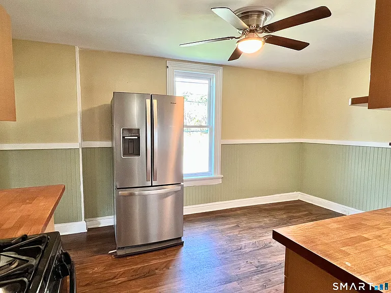 1596 Main St — Photo 5