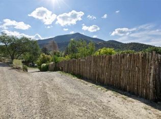 1658 Cerro Gordo Rd, SANTA FE, NM 87501