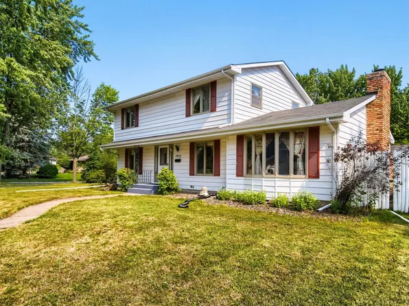 7932 38 1/2 Ave N, New Hope, MN 55427