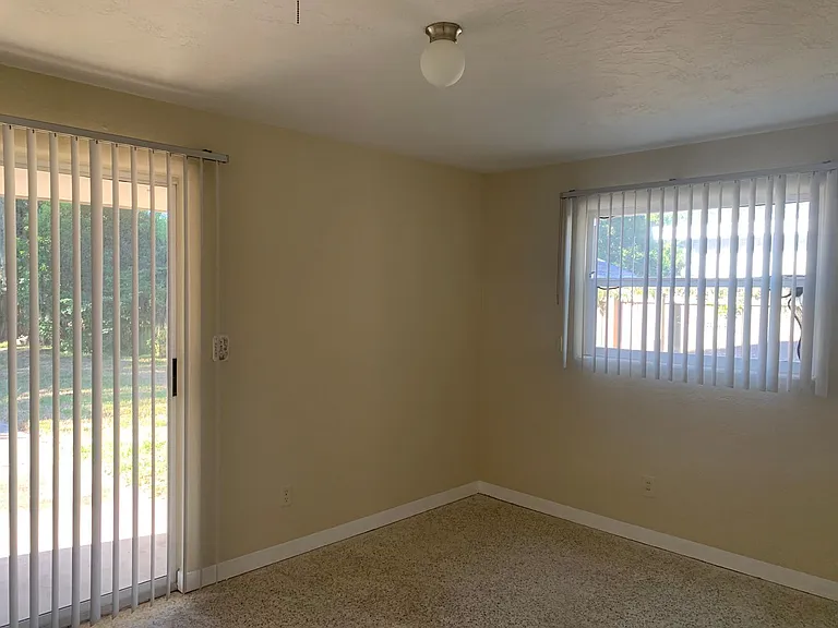 718 Jane Ave — Photo 6