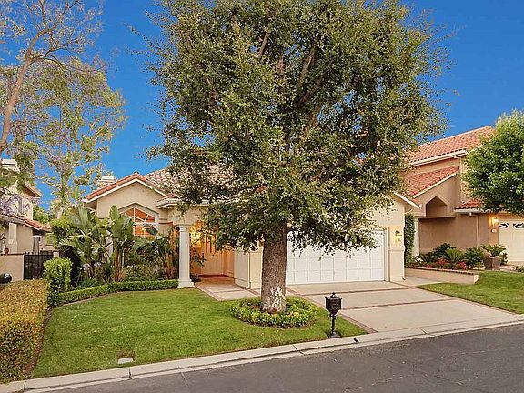 2nd image of 4902 Coyote Wells Cir