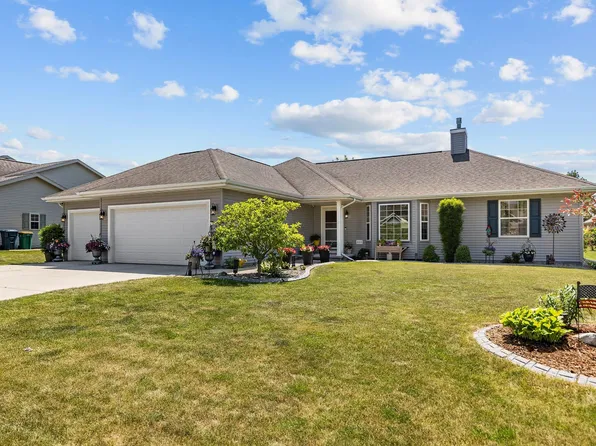 464 Sweetflag Ave, Fond Du Lac, WI 54935