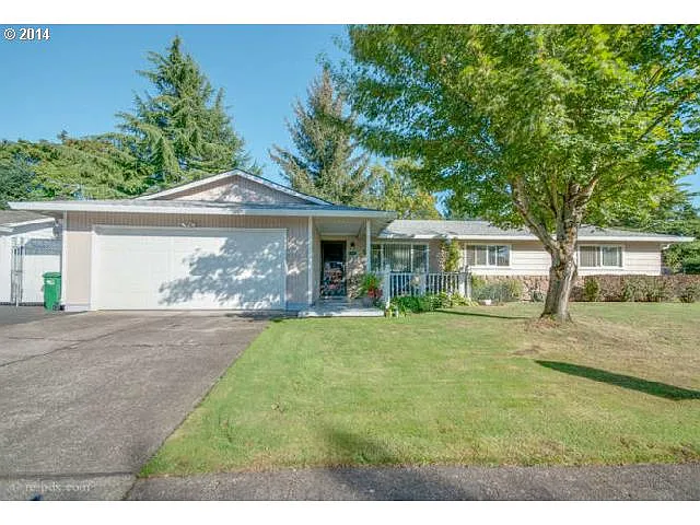 1478 SE Cochran Dr photo 1