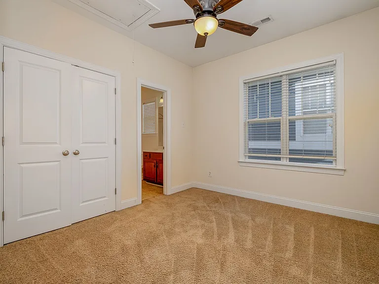 319 Woodvale Pl — Photo 12