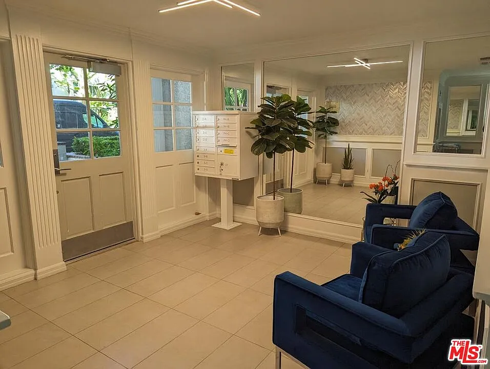 2 bed, 2.0 bath, 1668 sqft, $4,800 — Photo 4
