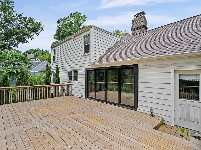 8345 Reinhardt St — Photo 31
