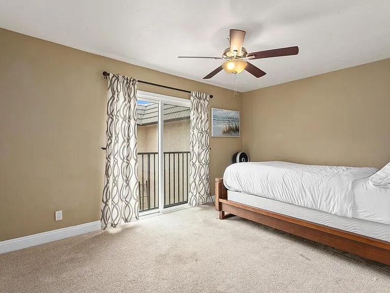 784 S Sierra Ave — Photo 23