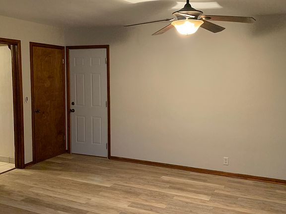 3rd image of 1819 Juniper Ln
